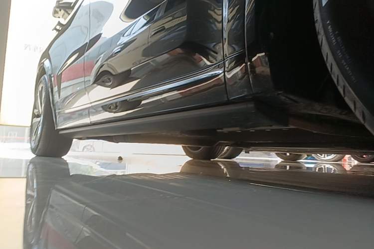 Used Li Auto L8 2024 Pro Model Right Side Sill
