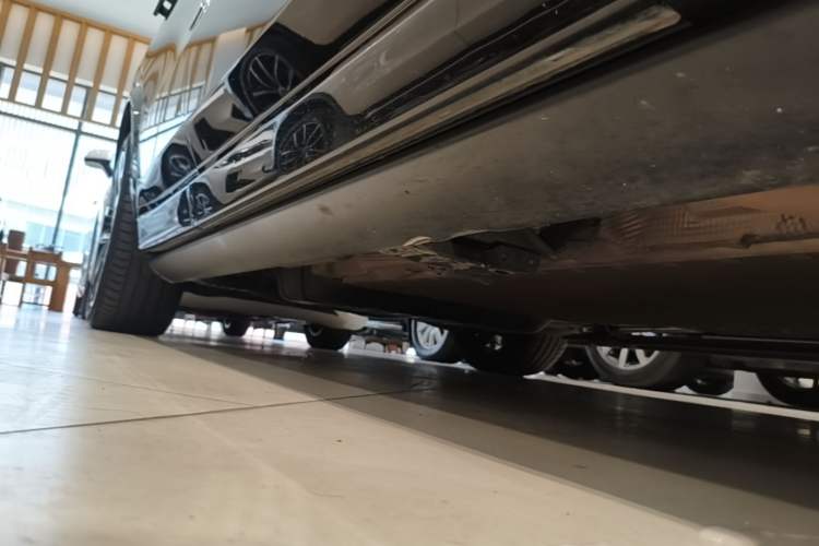 Used Li Auto L8 2024 Pro Model Right Side Sill