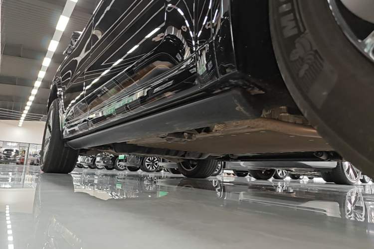 Used Li Auto L8 2024 Pro Model Right Side Sill