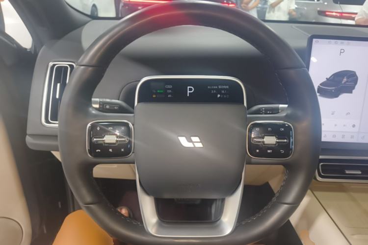 Used Li Auto L8 2024 Pro Model Steering Wheel