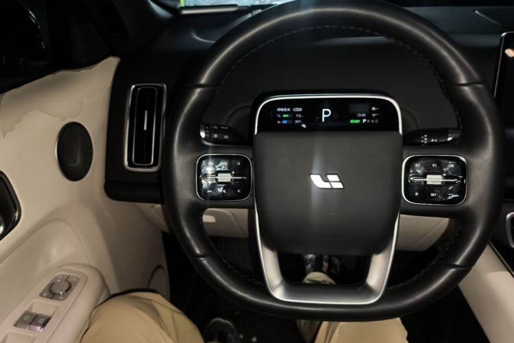 Used Li Auto L8 2024 Pro Model Steering Wheel