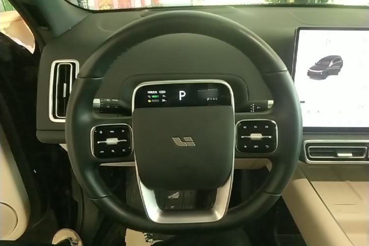 Used Li Auto L8 2024 Pro Model Steering Wheel