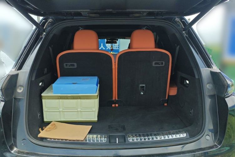 Used Li Auto L8 2024 Max Trunk