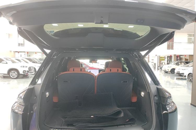 Used Li Auto L8 2024 Pro Model Trunk