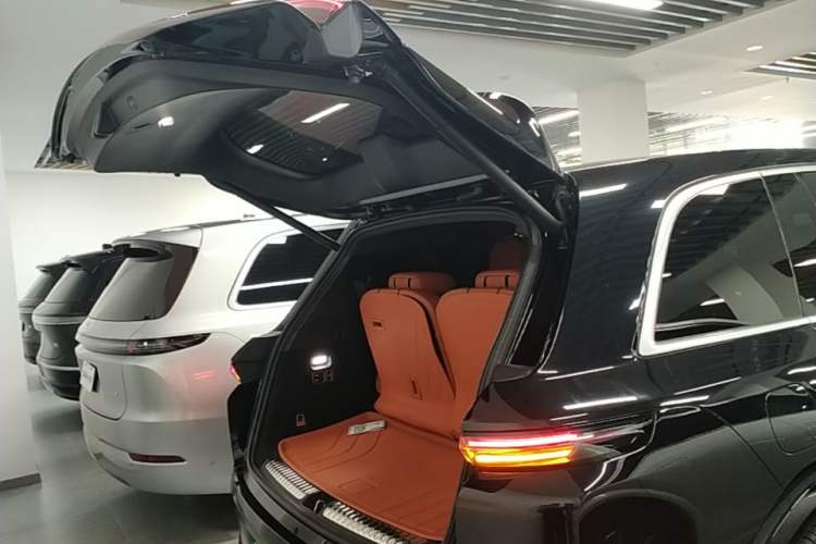 Used Li Auto L8 2024 Pro Model Trunk