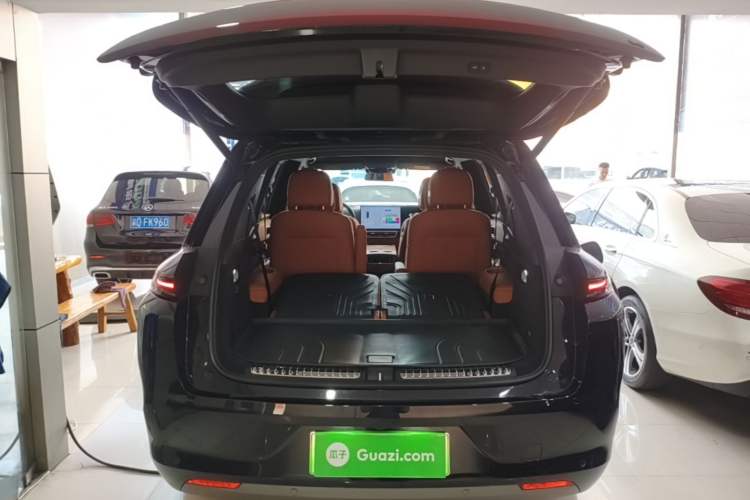 Used Li Auto L8 2024 Pro Model Trunk