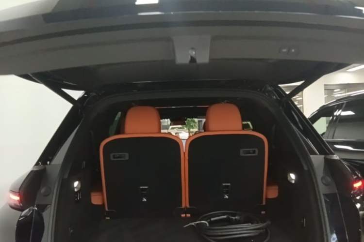 Used Li Auto L8 2024 Pro Model Trunk