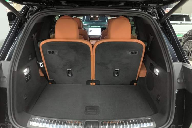 Used Li Auto L8 2024 Pro Model Trunk