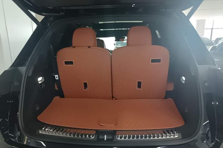 Used Li Auto L8 2024 Pro Model Trunk