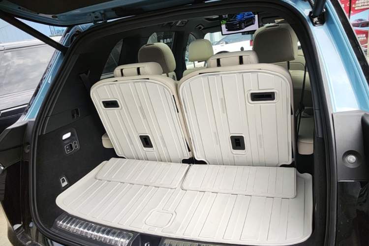 Used Li Auto L8 2024 Ultra Model Trunk