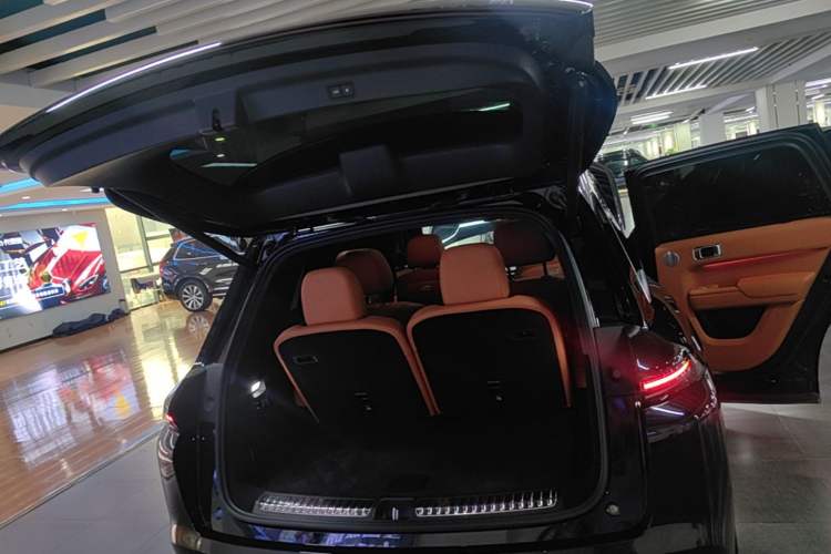 Used Li Auto L8 2024 Pro Model Trunk