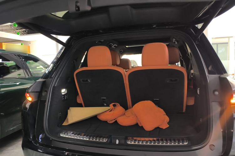 Used Li Auto L8 2024 Pro Model Trunk