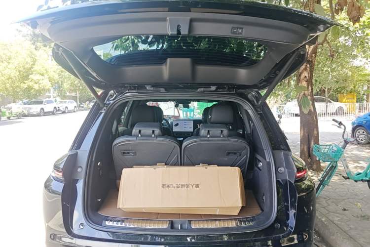 Used Li Auto L8 2024 Max Trunk