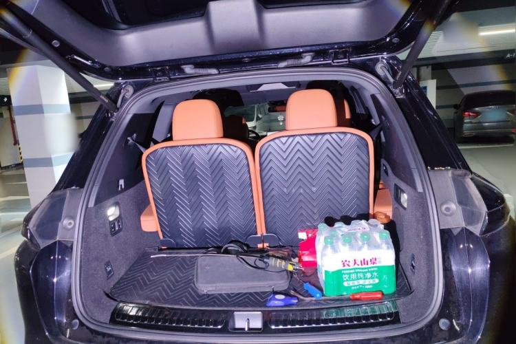 Used Li Auto L8 2024 Pro Model Trunk