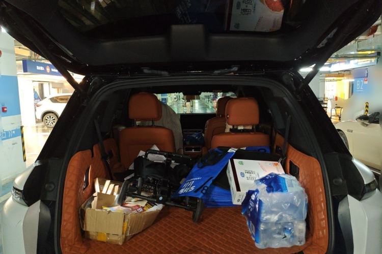 Used Li Auto L8 2024 Pro Model Trunk