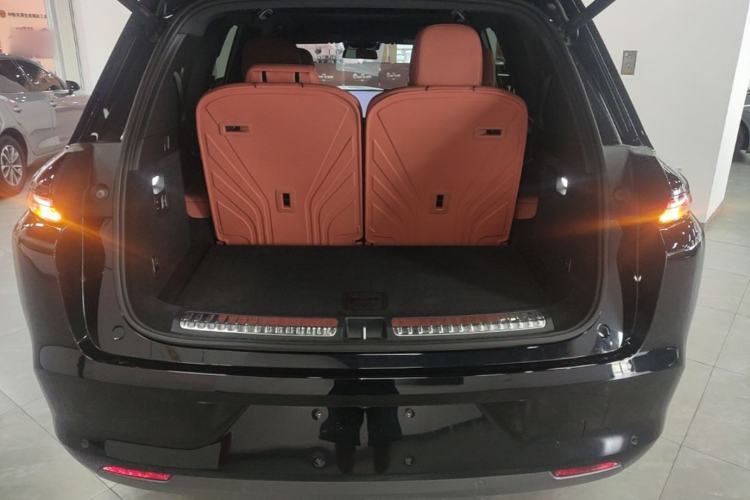 Used Li Auto L8 2024 Pro Model Trunk