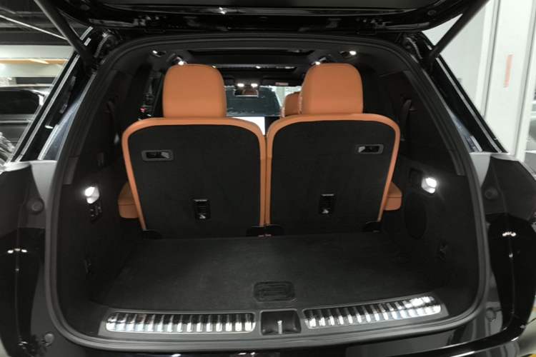 Used Li Auto L8 2024 Pro Model Trunk