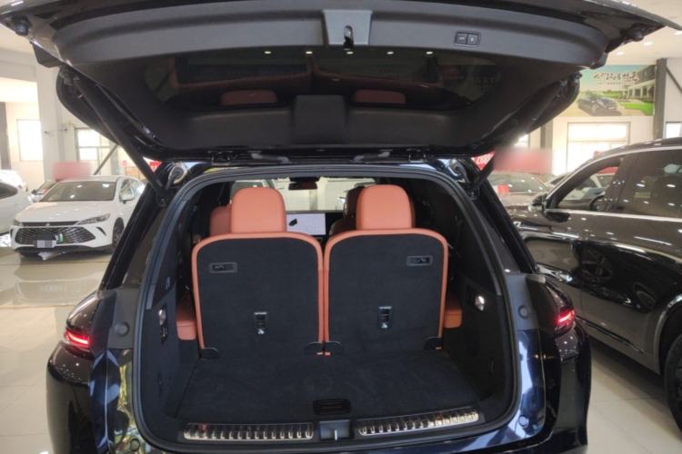 Used Li Auto L8 2024 Pro Model Trunk