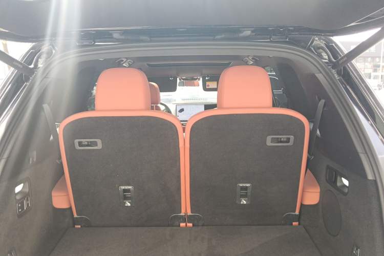 Used Li Auto L8 2024 Pro Model Trunk