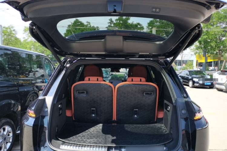 Used Li Auto L8 2024 Pro Model Trunk