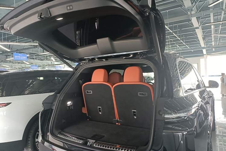 Used Li Auto L8 2024 Pro Model Trunk