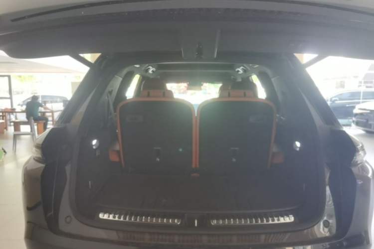Used Li Auto L8 2024 Pro Model Trunk