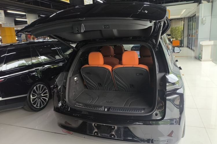 Used Li Auto L8 2024 Pro Model Trunk
