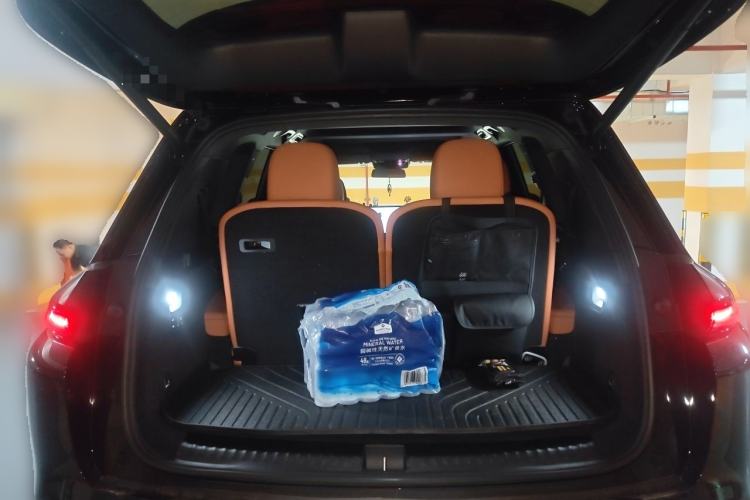 Used Li Auto L8 2024 Pro Model Trunk