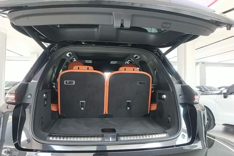 Used Li Auto L8 2024 Ultra Model Trunk