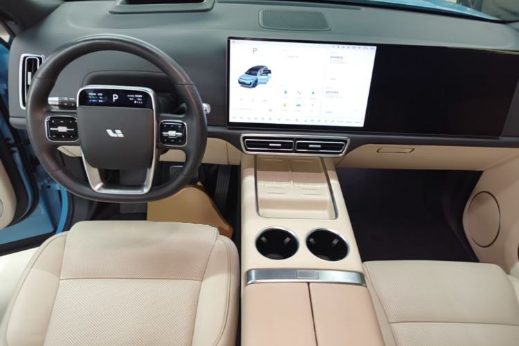 Used Li Auto L8 2024 Ultra Model Center Console