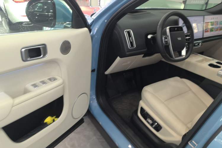 Used Li Auto L8 2024 Ultra Model Driver Seat