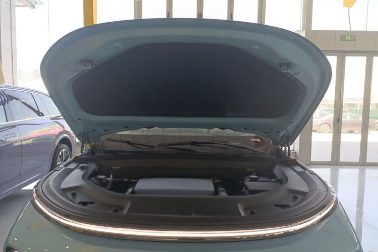 Used Li Auto L8 2024 Ultra Model Engine Bay