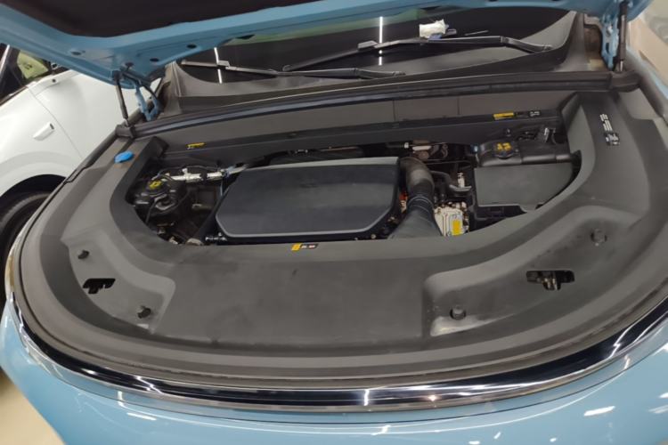 Used Li Auto L8 2024 Ultra Model Engine Bay