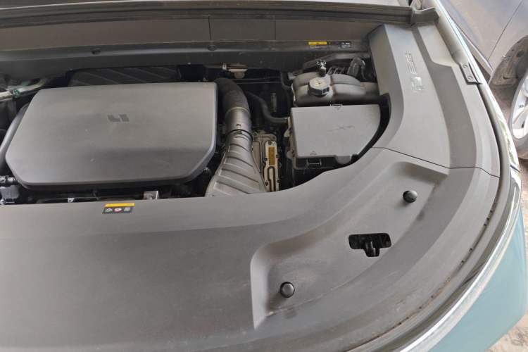Used Li Auto L8 2024 Ultra Model Engine Bay Left