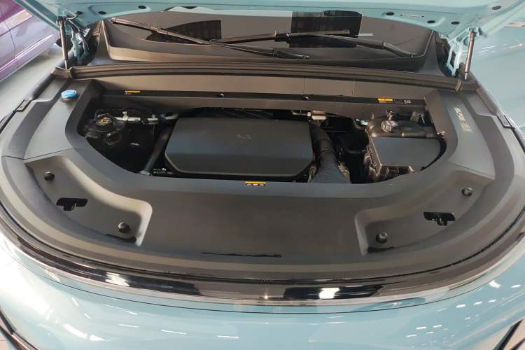 Used Li Auto L8 2024 Ultra Model Engine Bay