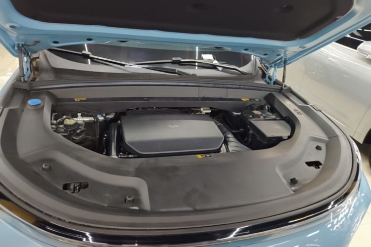 Used Li Auto L8 2024 Ultra Model Engine Bay
