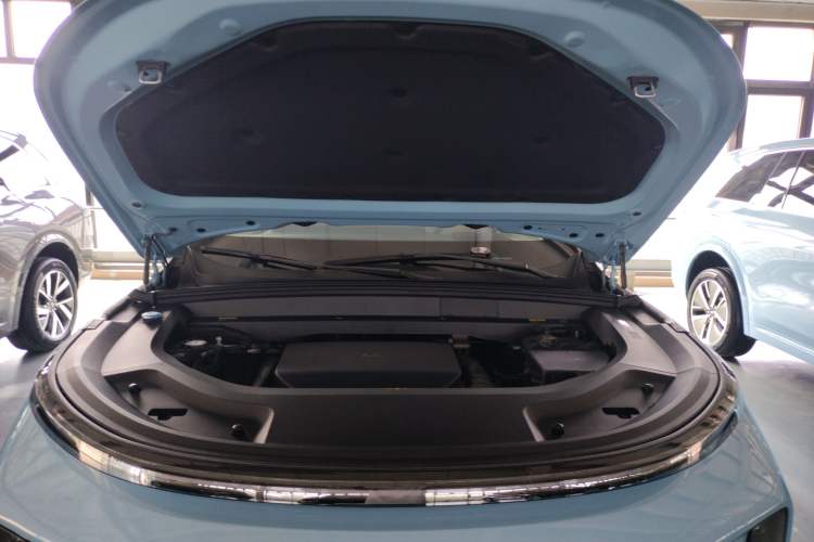 Used Li Auto L8 2024 Max Engine Bay