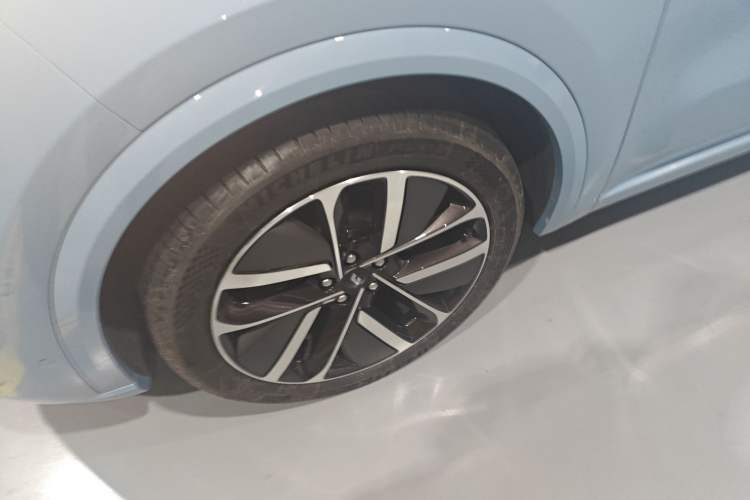 Used Li Auto L8 2024 Ultra Model Exterior 7
