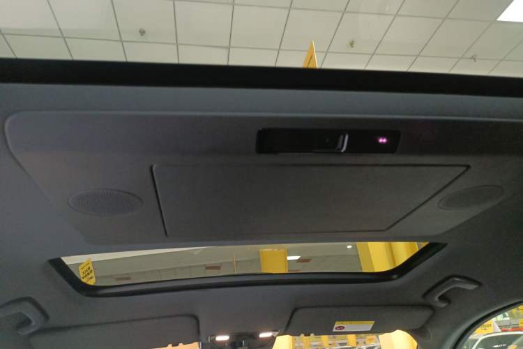 Used Li Auto L8 2024 Ultra Model Headliner