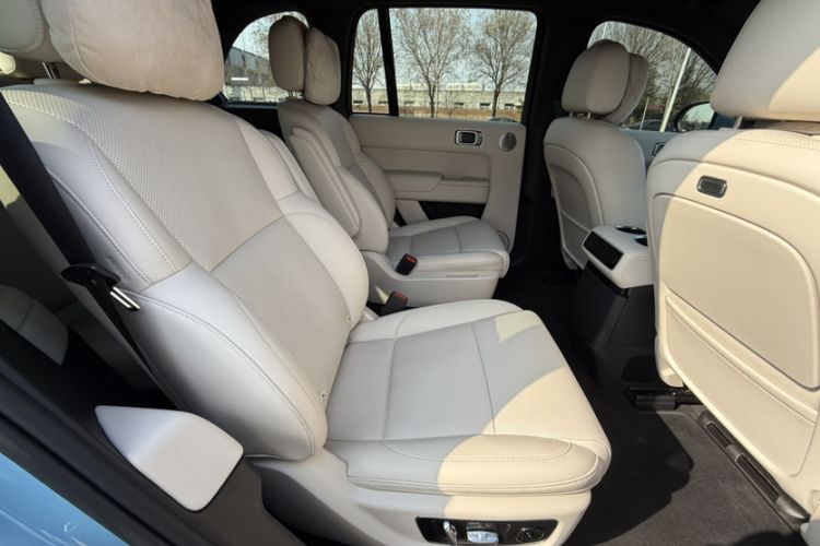 Used Li Auto L8 2024 Ultra Model Interior 13
