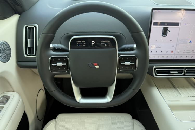 Used Li Auto L8 2024 Ultra Model Interior 2