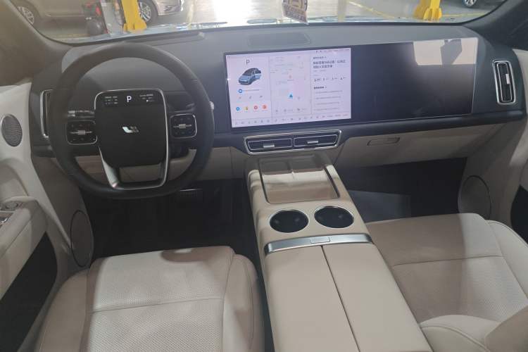 Used Li Auto L8 2024 Ultra Model Interior 2