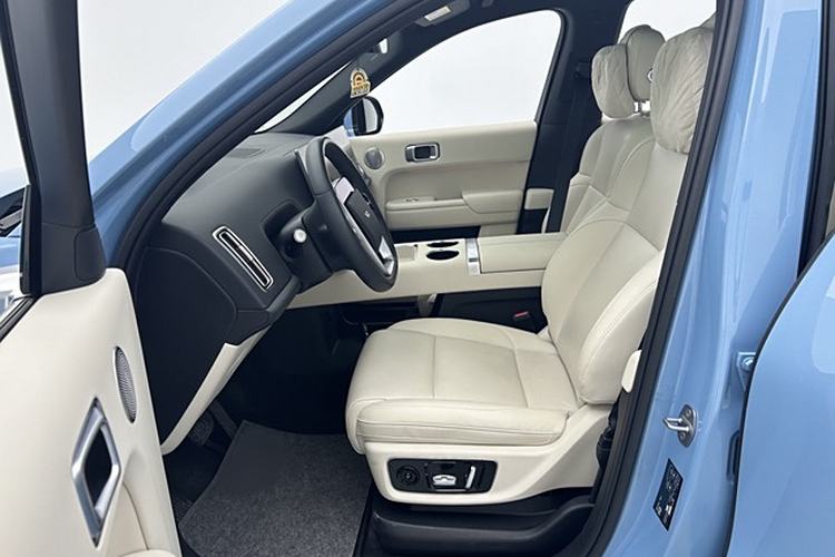 Used Li Auto L8 2024 Ultra Model Interior 3
