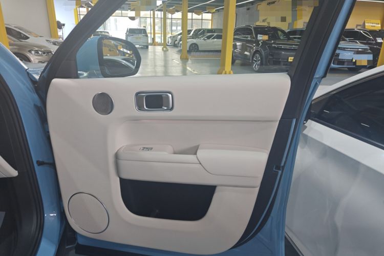 Used Li Auto L8 2024 Ultra Model Interior 5