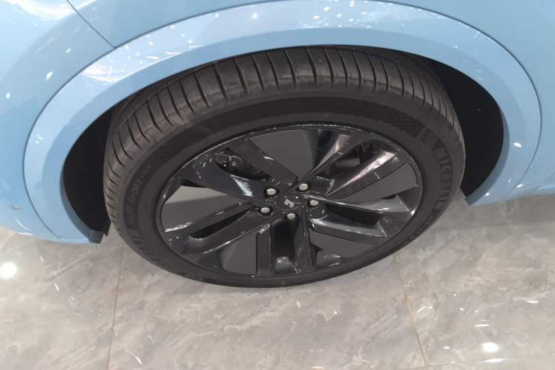 Used Li Auto L8 2024 Ultra Model Left Front Wheel Hub