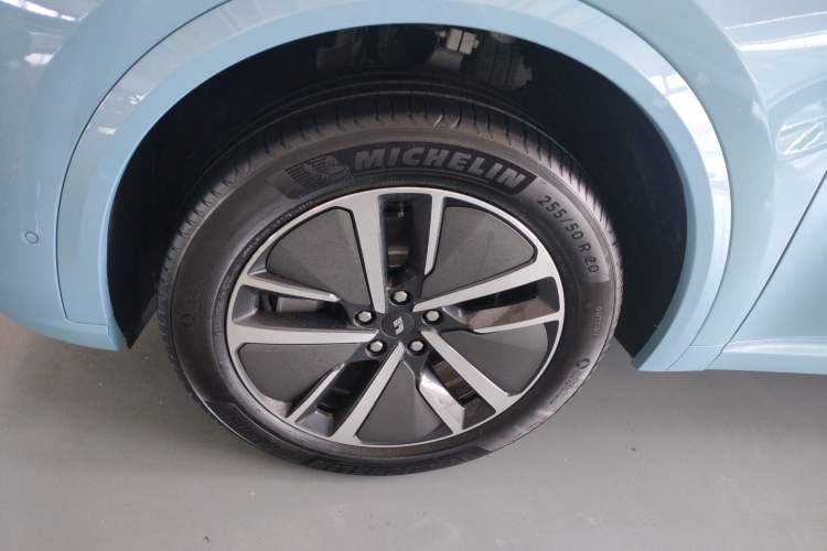 Used Li Auto L8 2024 Max Left Front Wheel Hub