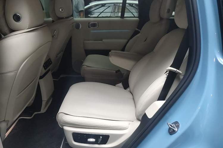 Used Li Auto L8 2024 Ultra Model Left Rear Seat