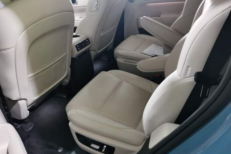 Used Li Auto L8 2024 Ultra Model Left Rear Seat
