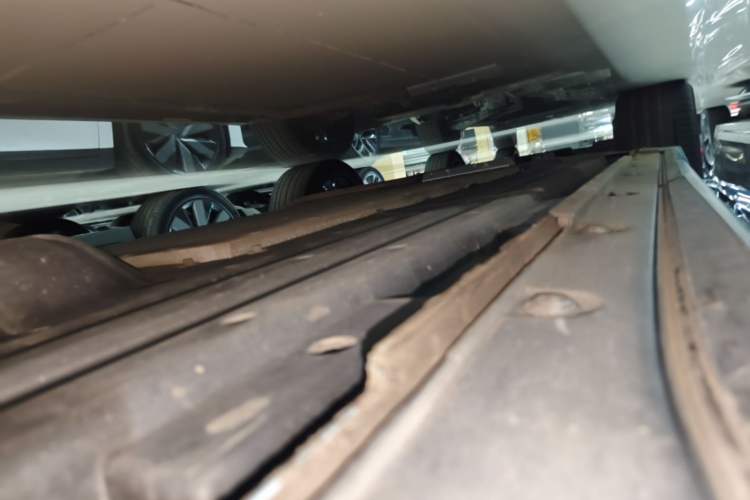 Used Li Auto L8 2024 Ultra Model Left Side Sill