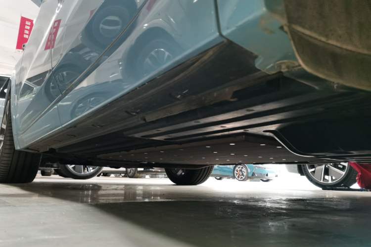 Used Li Auto L8 2024 Ultra Model Left Side Sill